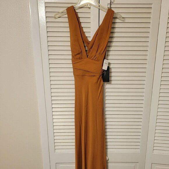 Nicole Miller! Elegant Rust or Burnt Orange Colored Formal Gown - Picture 1 of 12